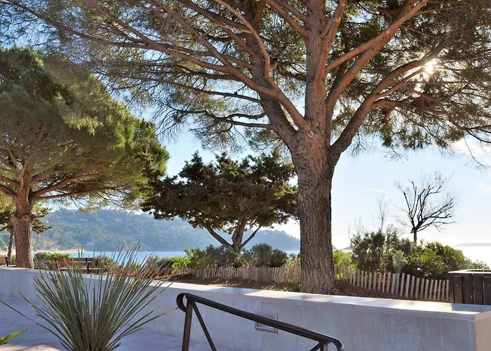 Cosy A Cavaliere Avec Terrasse, Proche Et Commerces, 6 Couchages - Fr-1-251-546 Le Lavandou